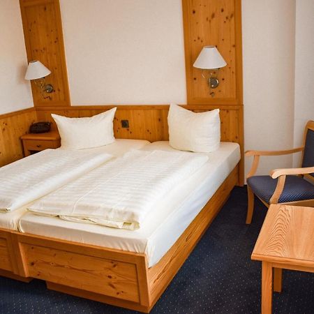 Hotel Bergwiesen - Zimmer Mit Balkon Oder Terasse Lohr Kültér fotó