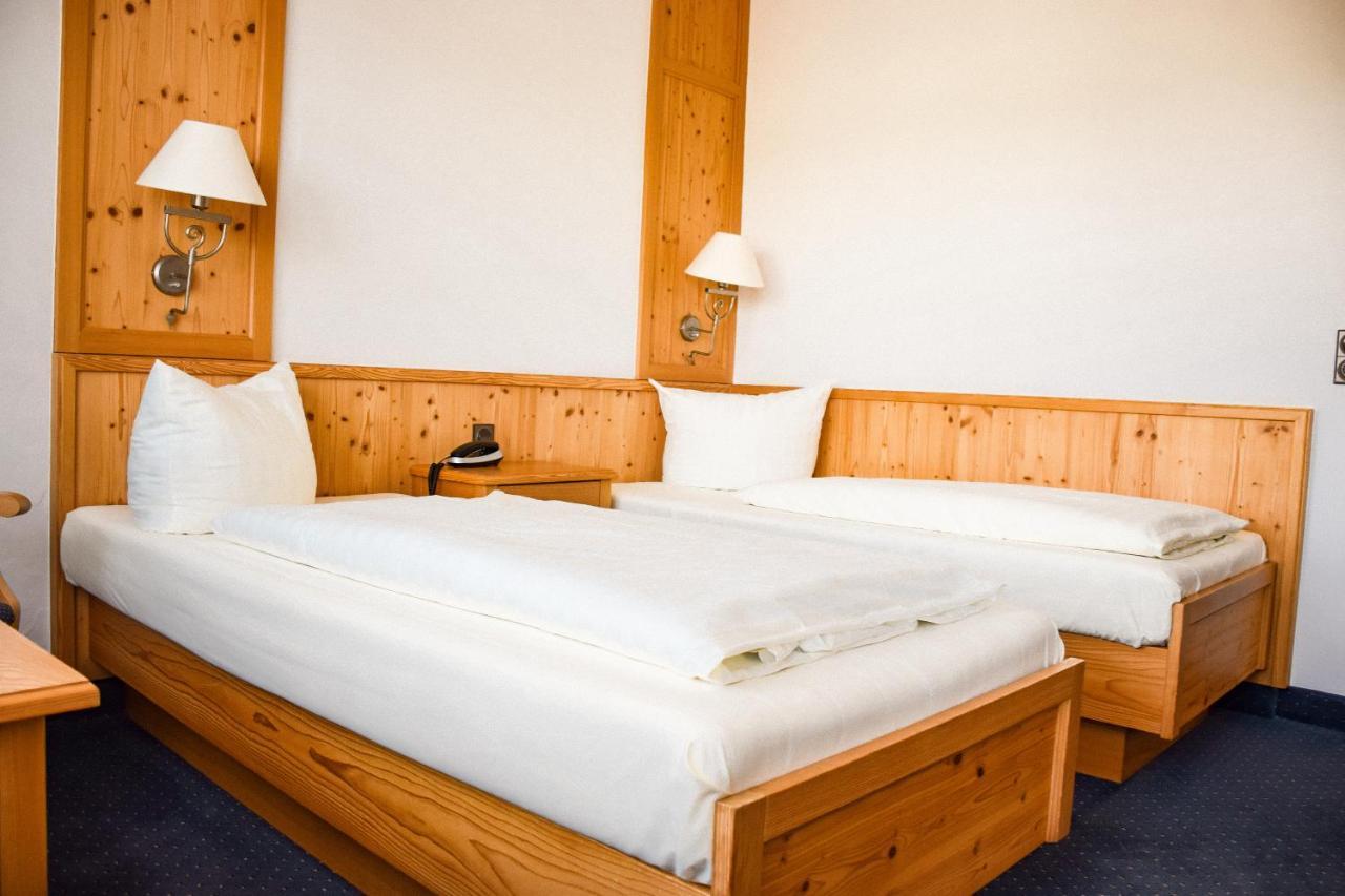Hotel Bergwiesen - Zimmer Mit Balkon Oder Terasse Lohr Kültér fotó