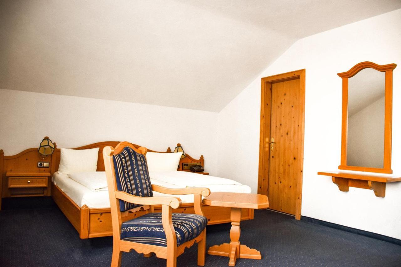 Hotel Bergwiesen - Zimmer Mit Balkon Oder Terasse Lohr Kültér fotó