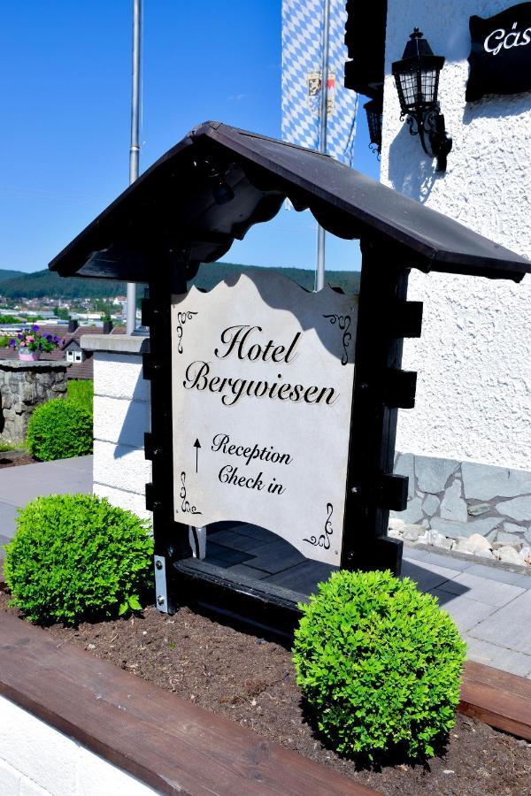 Hotel Bergwiesen - Zimmer Mit Balkon Oder Terasse Lohr Kültér fotó