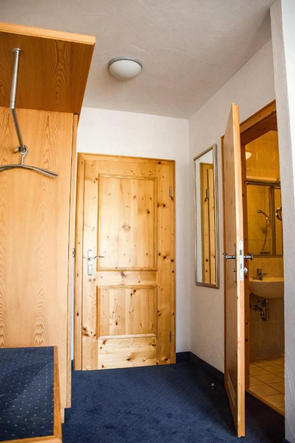 Hotel Bergwiesen - Zimmer Mit Balkon Oder Terasse Lohr Kültér fotó