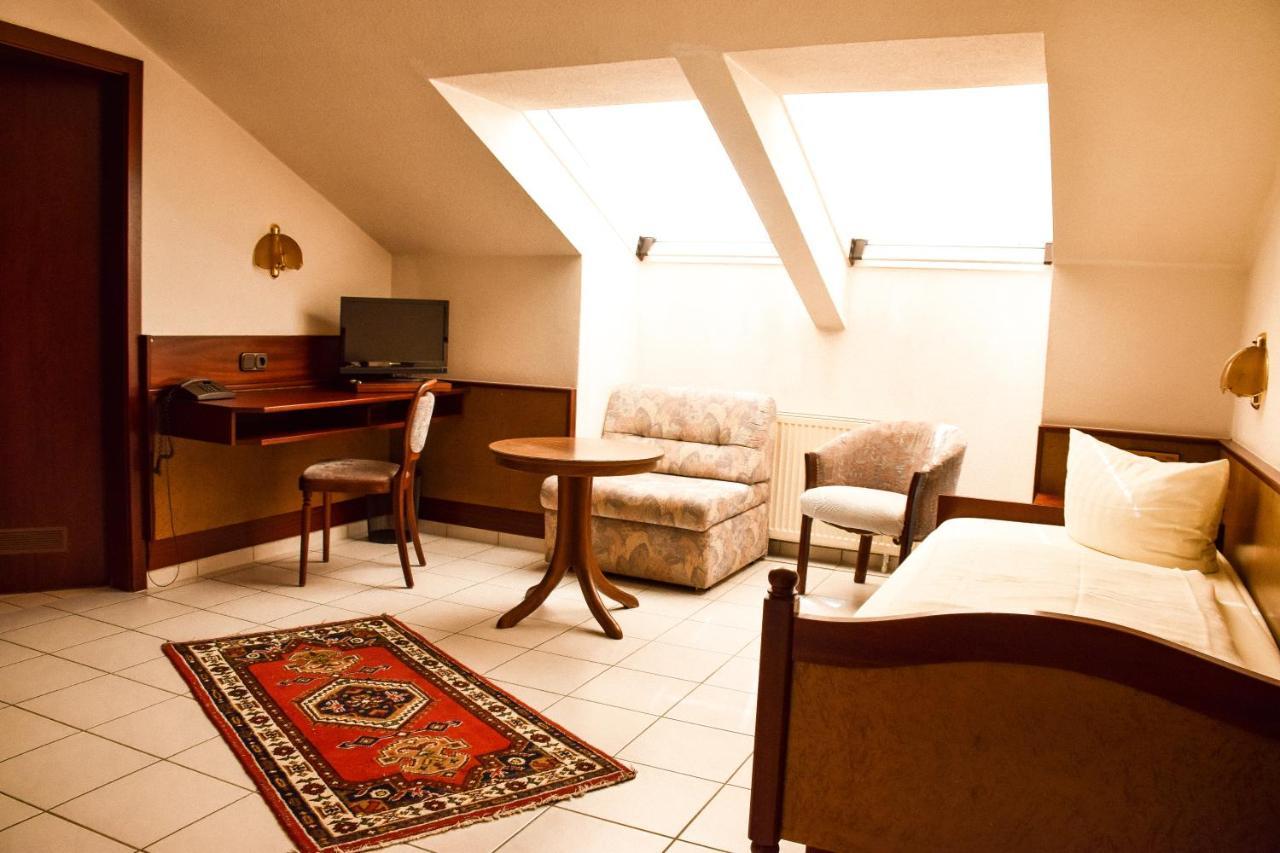 Hotel Bergwiesen - Zimmer Mit Balkon Oder Terasse Lohr Kültér fotó
