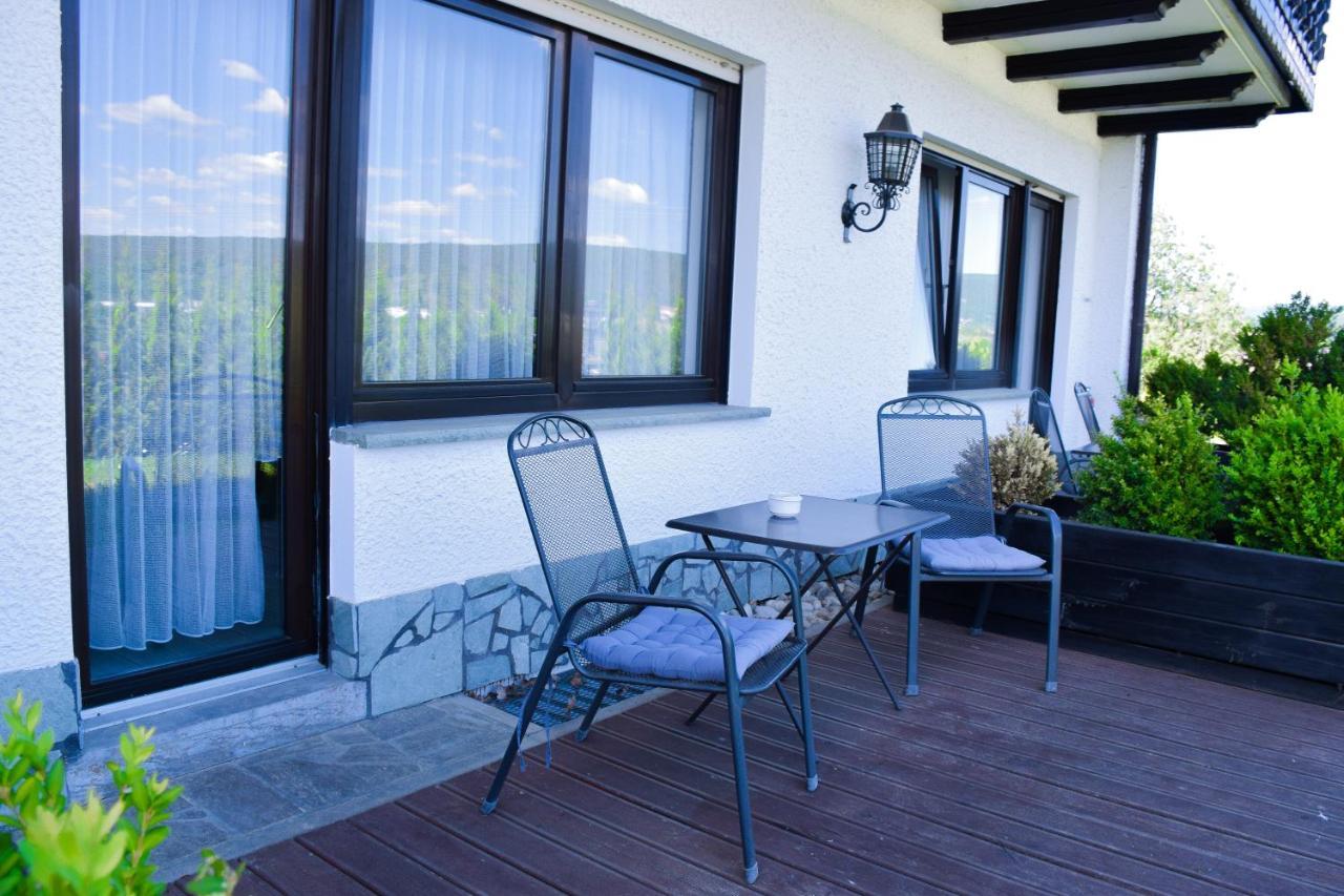 Hotel Bergwiesen - Zimmer Mit Balkon Oder Terasse Lohr Kültér fotó