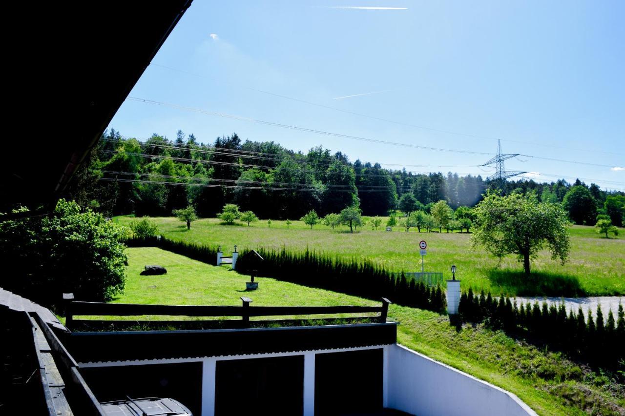 Hotel Bergwiesen - Zimmer Mit Balkon Oder Terasse Lohr Kültér fotó