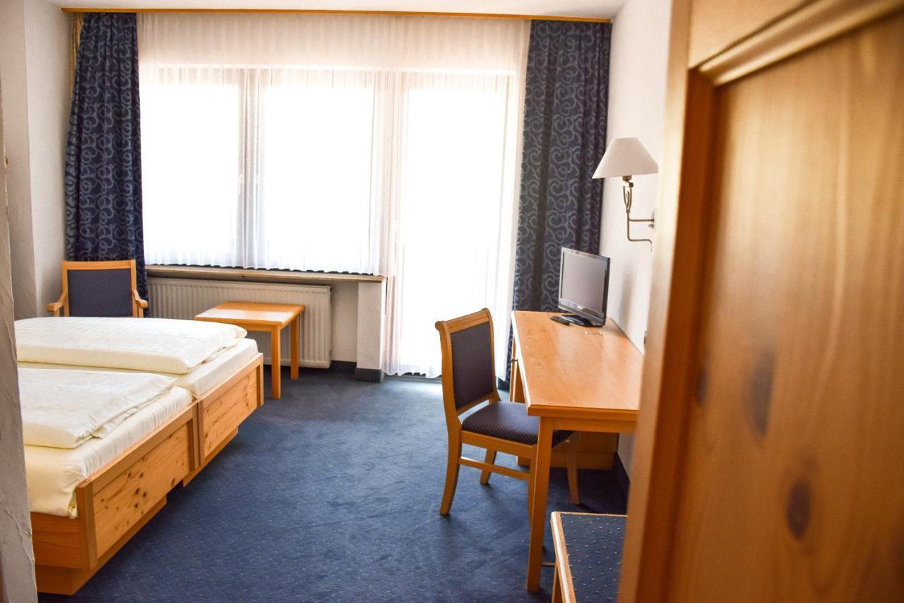 Hotel Bergwiesen - Zimmer Mit Balkon Oder Terasse Lohr Kültér fotó