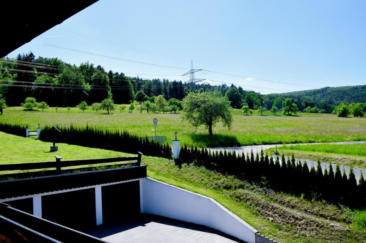 Hotel Bergwiesen - Zimmer Mit Balkon Oder Terasse Lohr Kültér fotó